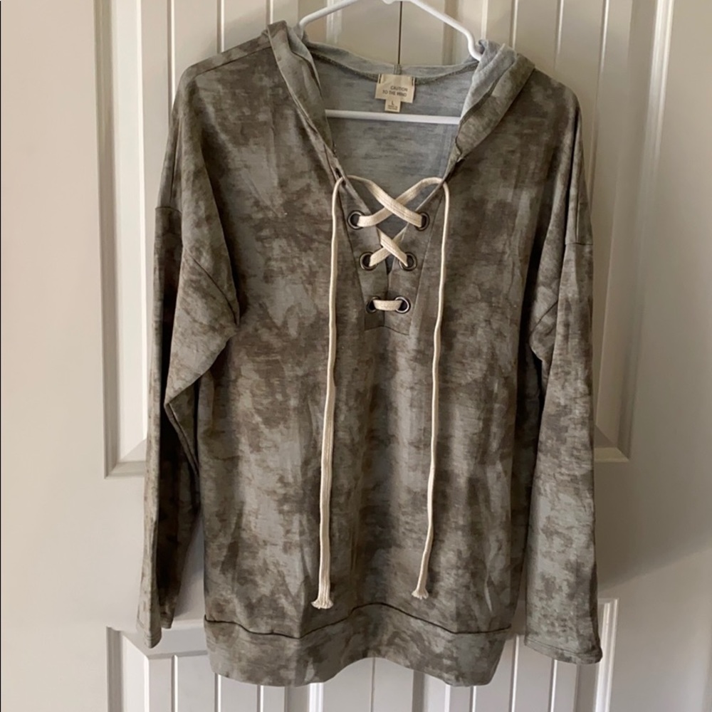 Laced hooded sweatshirt-NWOT